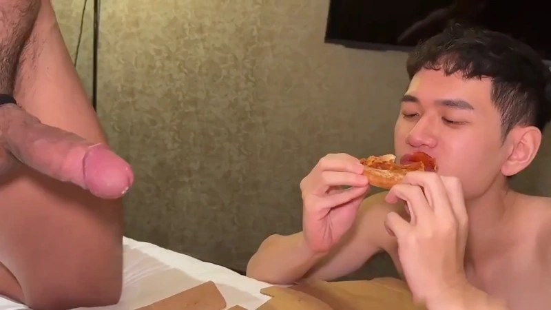 Onlyfans – Fucking and Cumming on Pizza